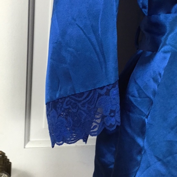 Frederick’s of Hollywood Blue Satin Kimono Robe Size M - Picture 5 of 6